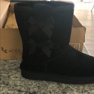 Kookaburra by ugh boots